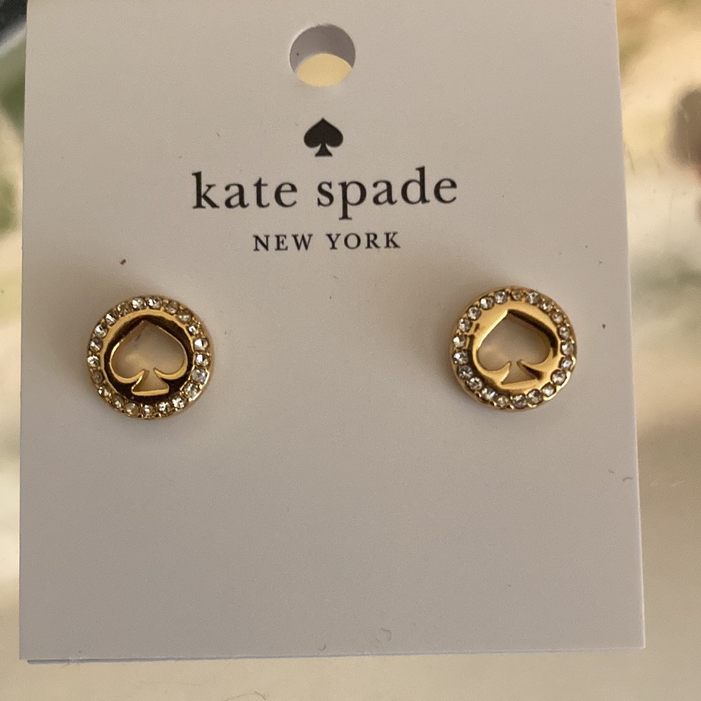 Kate Spade New York NWT Spot The Spade Pave Halo Spade Studs—Gold plated w/dusty
